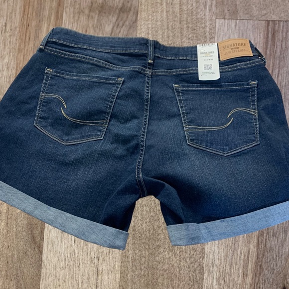 Signature By Levi Strauss Mid-rise Super Stretch Fabric Cuffed Blue Jean Shorts - Picture 4 of 13